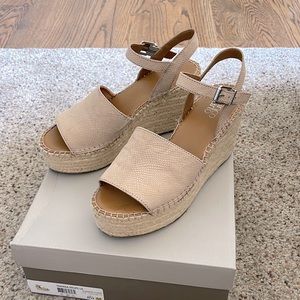Franco Sarto Wedges Taupe